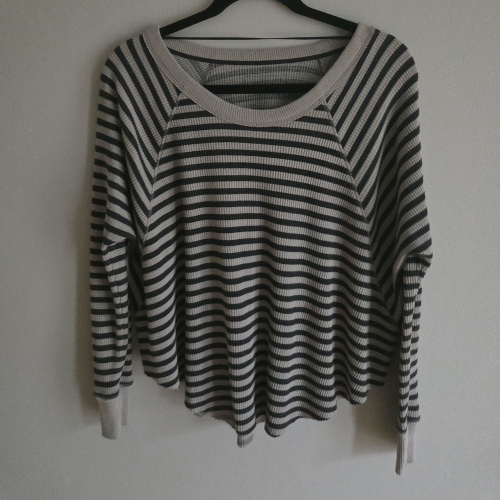 Free People Love Bug Thermal Top Long Sleeve Size XS Oversized Boho Festival EUC